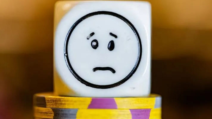 德州撲克情緒管理（lǐ） 專家Alan Longo提出（chū）“影響而非控制”法則